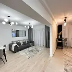 Cozy Cityscape - Near Coresi Mall #brasov Apartment *