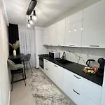Cozy Cityscape - Near Coresi Mall #brasov Apartment *