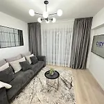 Cozy Cityscape - Near Coresi Mall #brasov Apartment *