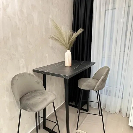 アパート Cozy Cityscape - Near Coresi Mall #brasov ブラショフ