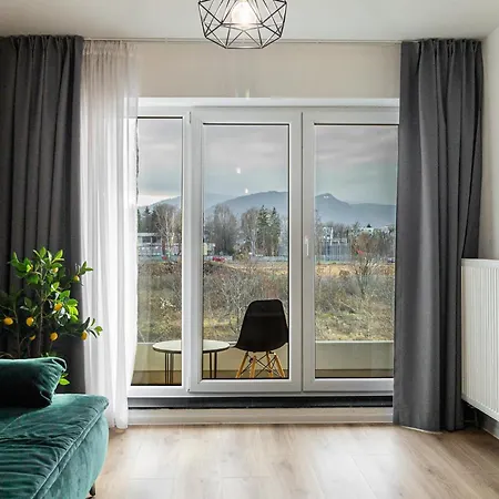 Апартаменти Cozy Cityscape - Near Coresi Mall #brasov *
