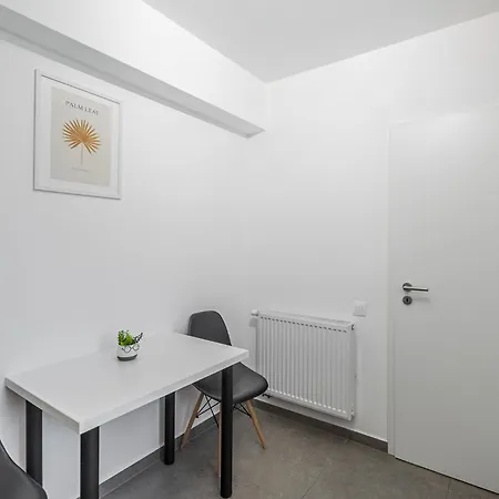 アパート Cozy Cityscape - Near Coresi Mall #brasov ブラショフ