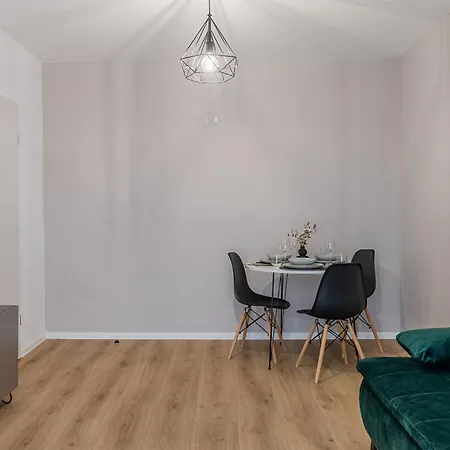 Апартаменти Cozy Cityscape - Near Coresi Mall #brasov *